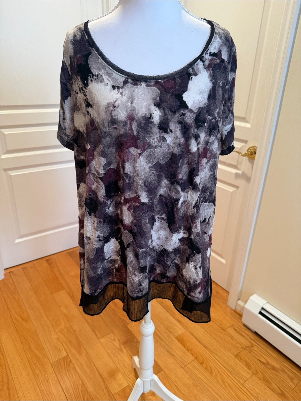 Simply Vera Vera Wang Black, Gray & Purple Watercolor Scoop Neck Tunic